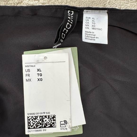 H&M Button-Up Top NWT - Picture 3 of 3